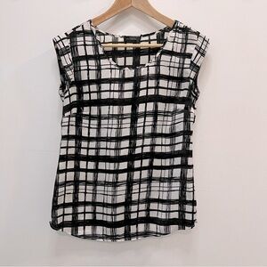 The Limited black and white sleeveless blouse